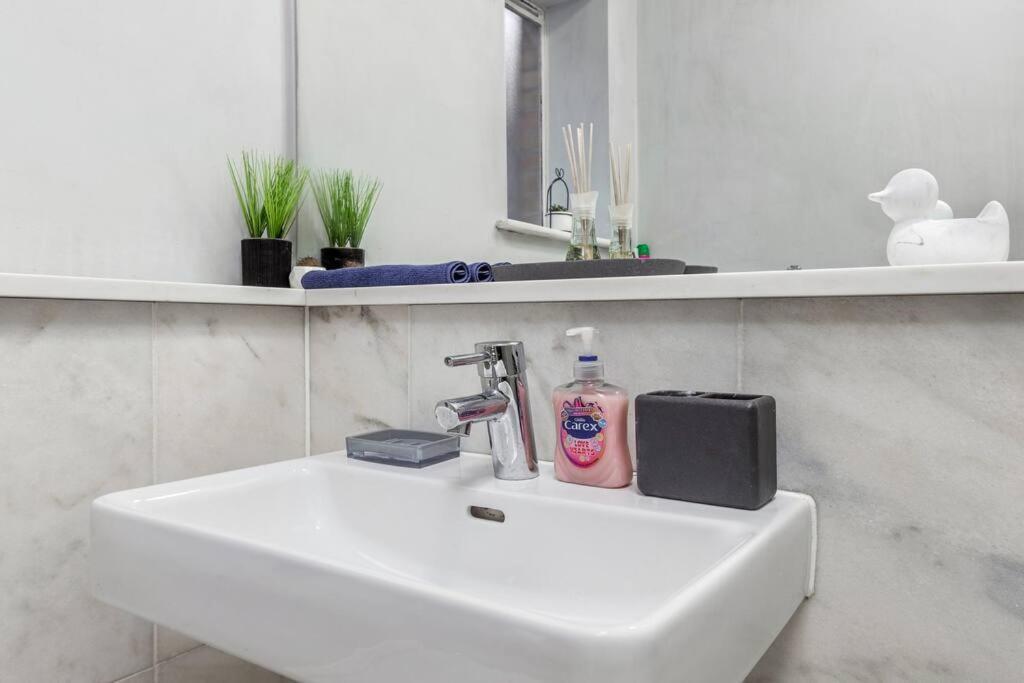 런던 Sleep4 In Heart Of Fitzrovia Near Oxford Cl6 아파트 외부 사진